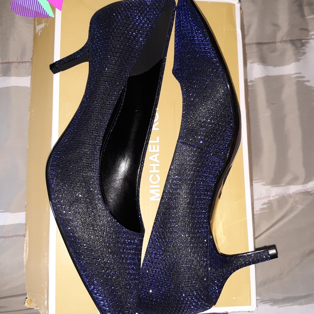 Michael Kors Pump - Picture 2 of 5